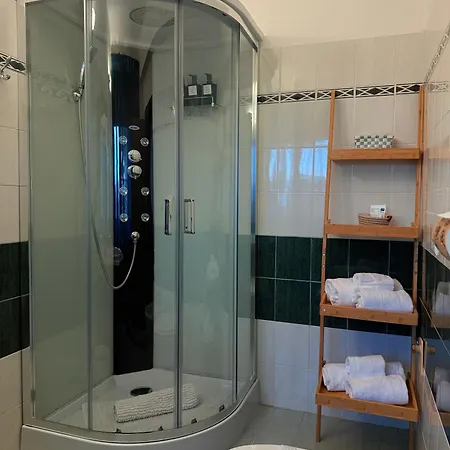 Bed & Breakfast Palm House 3*