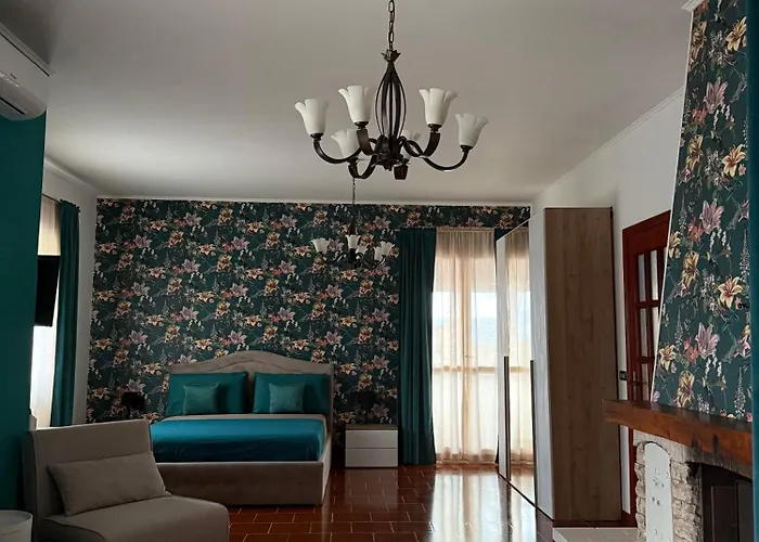 Couette-café Palm House 3*